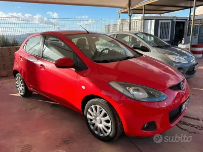 Usata Mazda 2 75 CV (55 kW) 2009 Rosso Utilitaria