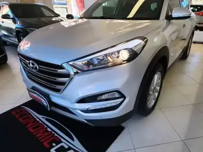 Usata Hyundai Tucson Comfort 116 CV (85 kW) 2017 Grigio SUV