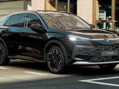 Nuova VW T-Roc Style 150 CV (110 kW) 2026 Grenadill black metallizzato SUV