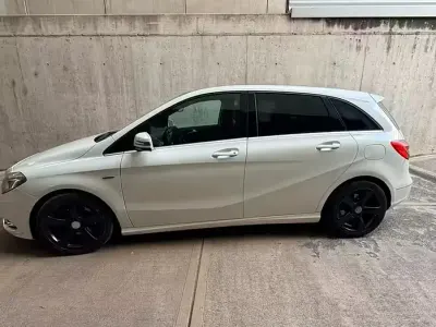 Usata Mercedes B200 Premium 140 CV (102 kW) 2012 Bianco Utilitaria