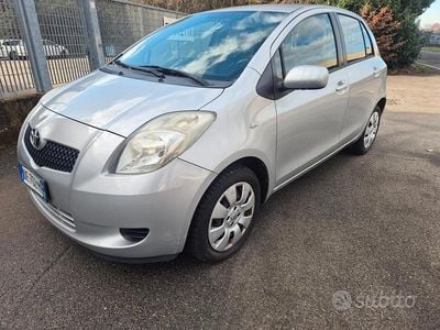 Grigio Usata 2006 Toyota Yaris Sol Berlina | 2800 € (Buon prezzo)