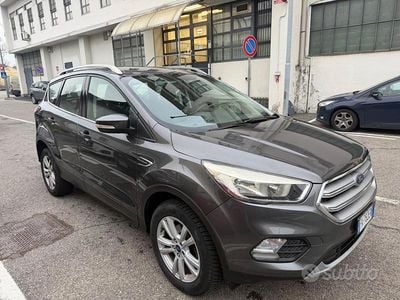Usata Ford Kuga Titanium 120 CV (88 kW) 2017 Grigio SUV