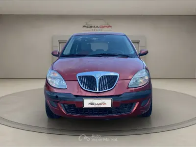 Usata Lancia Ypsilon 69 CV (50 kW) 2004 Rosso Utilitaria
