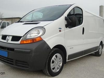 Usata Renault Trafic 101 CV (74 kW) 2006 Bianco pastello Monovolume