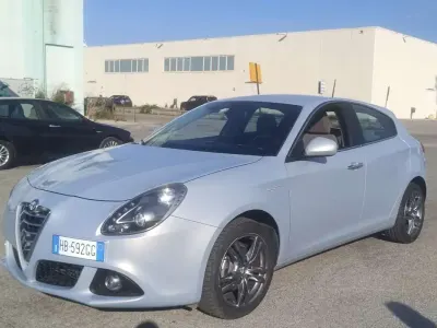 Usata Alfa Romeo Giulietta Distinctive 105 CV (77 kW) 2013 Utilitaria
