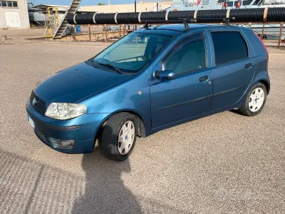 Usata Fiat Punto 80 CV (58 kW) 2004 Bluazzurro Utilitaria