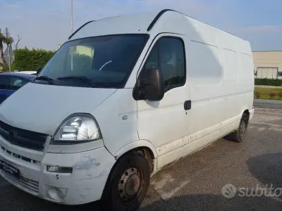 Usata Opel Movano 136 CV (100 kW) 2004 Bianco Berlina