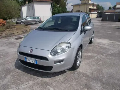 Usata Fiat Punto Street 95 CV (69 kW) 2017 Argento Utilitaria