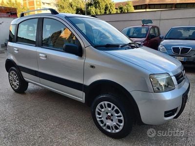 Occasion Fiat Panda 4x4 74 ch (54 kW) 2009 Gris Citadine