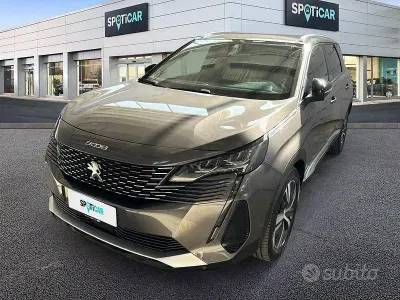 Usata Peugeot 5008 Allure 131 CV (96 kW) 2023 Grigio SUV