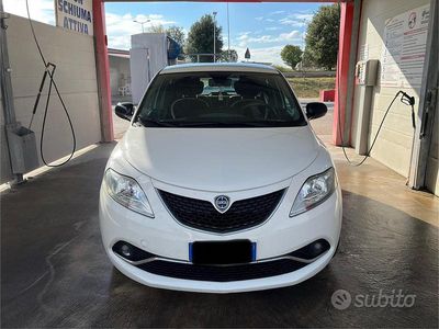 Usata Lancia Ypsilon Gold 2017 Bianco Utilitaria