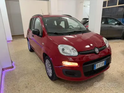 Usata Fiat Panda 75 CV (55 kW) 2013 Rosso Utilitaria