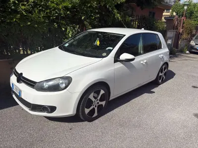 Usata VW Golf VI United 80 CV (58 kW) 2011 Bianco Utilitaria