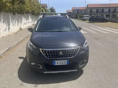 Usata Peugeot 2008 Allure 102 CV (75 kW) 2019 Bluazzurro SUV