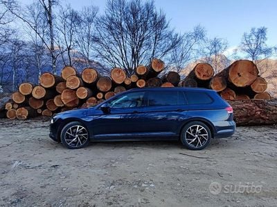 Usata VW Passat Business 150 CV (110 kW) 2016 Blu/azzurro Station wagon