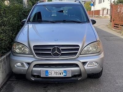 Usata Mercedes ML270 163 CV (119 kW) 2003 Grigio SUV