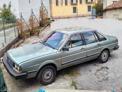 Usata VW Passat 74 CV (54 kW) 1981 Argento Berlina