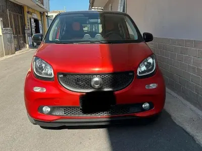 Usata Smart ForFour Prime 71 CV (52 kW) 2015 Rosso Utilitaria