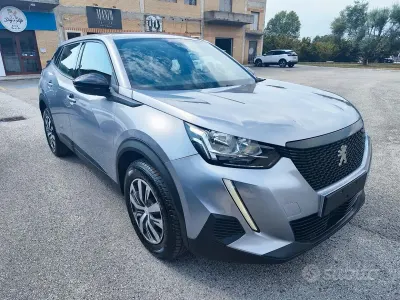 Usata Peugeot 2008 Active 101 CV (74 kW) 2023 Grigio SUV