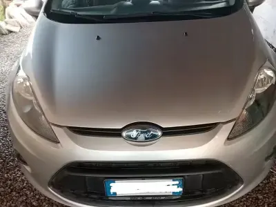 Usata Ford Fiesta 2009 Grigio Berlina