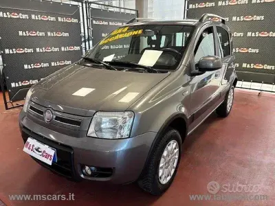 Usata Fiat Panda 4x4 Climbing 69 CV (50 kW) 2011 Grigio Utilitaria