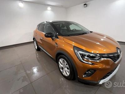 Usata Renault Captur Intens 91 CV (66 kW) 2022 Giallo SUV