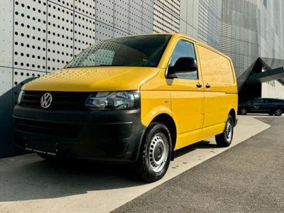 Usata VW T5 84 CV (61 kW) 2011 Giallo pastello Furgone