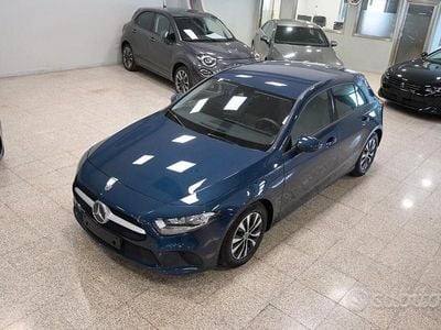 Usata Mercedes A180 Business 116 CV (85 kW) 2020 Blu Berlina