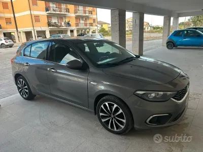 Usata Fiat Tipo Lounge 120 CV (88 kW) 2017 Grigio Berlina