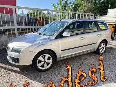 Begagnad Ford Focus 2007 Grå Kombi