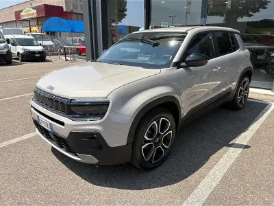 Usata Jeep Avenger Summit 101 CV (74 kW) 2025 Beige SUV