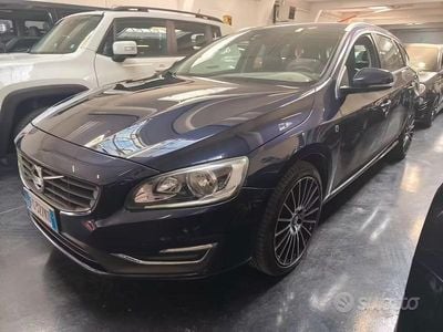 Usata Volvo V60 Ocean Race 150 CV (110 kW) 2016 Blu Station wagon