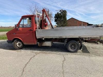 Usata Iveco Daily 72 CV (52 kW) 1987 Rosso Furgone