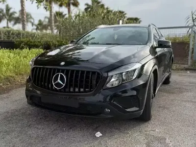 Usata Mercedes GLA180 109 CV (80 kW) 2015 Nero SUV