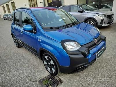 Usata Fiat Panda Cross Cross 69 CV (50 kW) 2025 Blu/azzurro Utilitaria