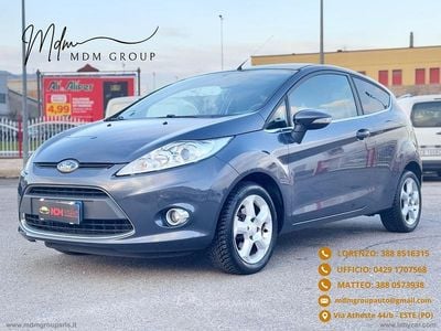 Usata Ford Fiesta Titanium 82 CV (60 kW) 2010 Gray Berlina
