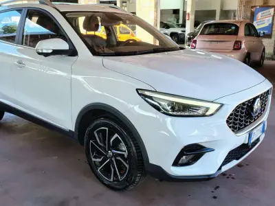 Usata MG ZS Luxury 111 CV (81 kW) 2023 Bianco SUV