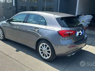 Usata Mercedes A160 Premium 109 CV (80 kW) 2020 Grigio Utilitaria