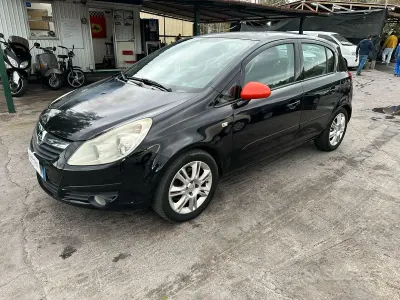 Usata Opel Corsa 90 CV (66 kW) 2008 Nero Utilitaria