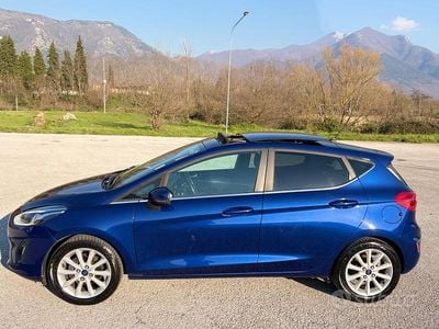 Usata Ford Fiesta Vignale 85 CV (62 kW) 2018 Blu Utilitaria