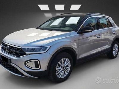 Usata VW T-Roc Life 115 CV (84 kW) 2025 Grigio SUV