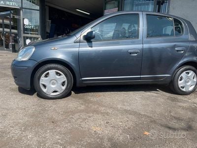 Usata Toyota Yaris 2005 Grigio Berlina