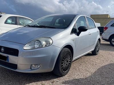 Argento Usata 2006 Fiat Grande Punto Dynamic Utilitaria | 2900 € (Buon prezzo)
