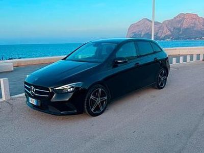 Usata Mercedes B180 116 CV (85 kW) 2021 Nero Monovolume