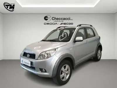 Usata Daihatsu Terios 105 CV (77 kW) 2007 Argento SUV