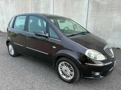 Usata Lancia Musa 92 CV (67 kW) 2012 Nero Monovolume