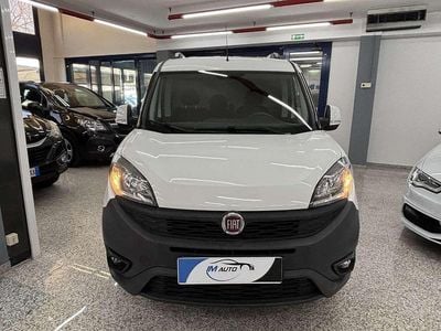 Begagnad Fiat Doblò Lounge 120 HK (88 kW) 2019 Vit Minibuss
