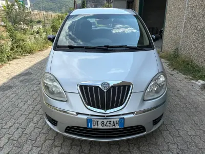 Usata Lancia Musa 77 CV (56 kW) 2009 Argento Monovolume