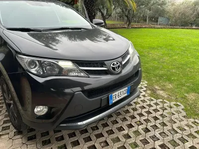 Usata Toyota RAV4 Anniversary 124 CV (91 kW) 2014 Marrone SUV