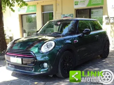 Usata Mini Cooper D 116 CV (85 kW) 2016 Verde scuro Utilitaria